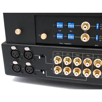 Unison Research Reference Pre - 4