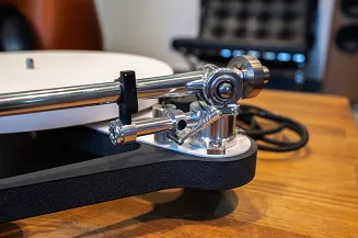 Gramofon Rega Planar 10 (wkładka APHETA 3) – Outlet - 3