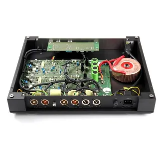 Przedwzmacniacz gramofonowy Rega Aura - 3