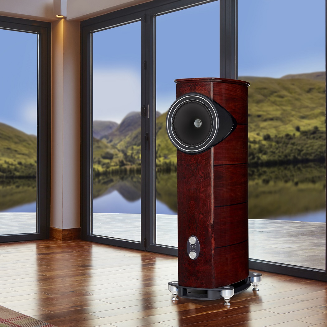 Fyne Audio F1-12S – Flagowe kolumny podłogowe Hi-End | Made in UK Fyne Audio F1-12S to referencyjne kolumny podłogowe z 12-calowym przetwornikiem IsoFlare i systemem BassTrax. Ręczne wykonanie, luksusowy design i audiofilska jakość brzmienia.