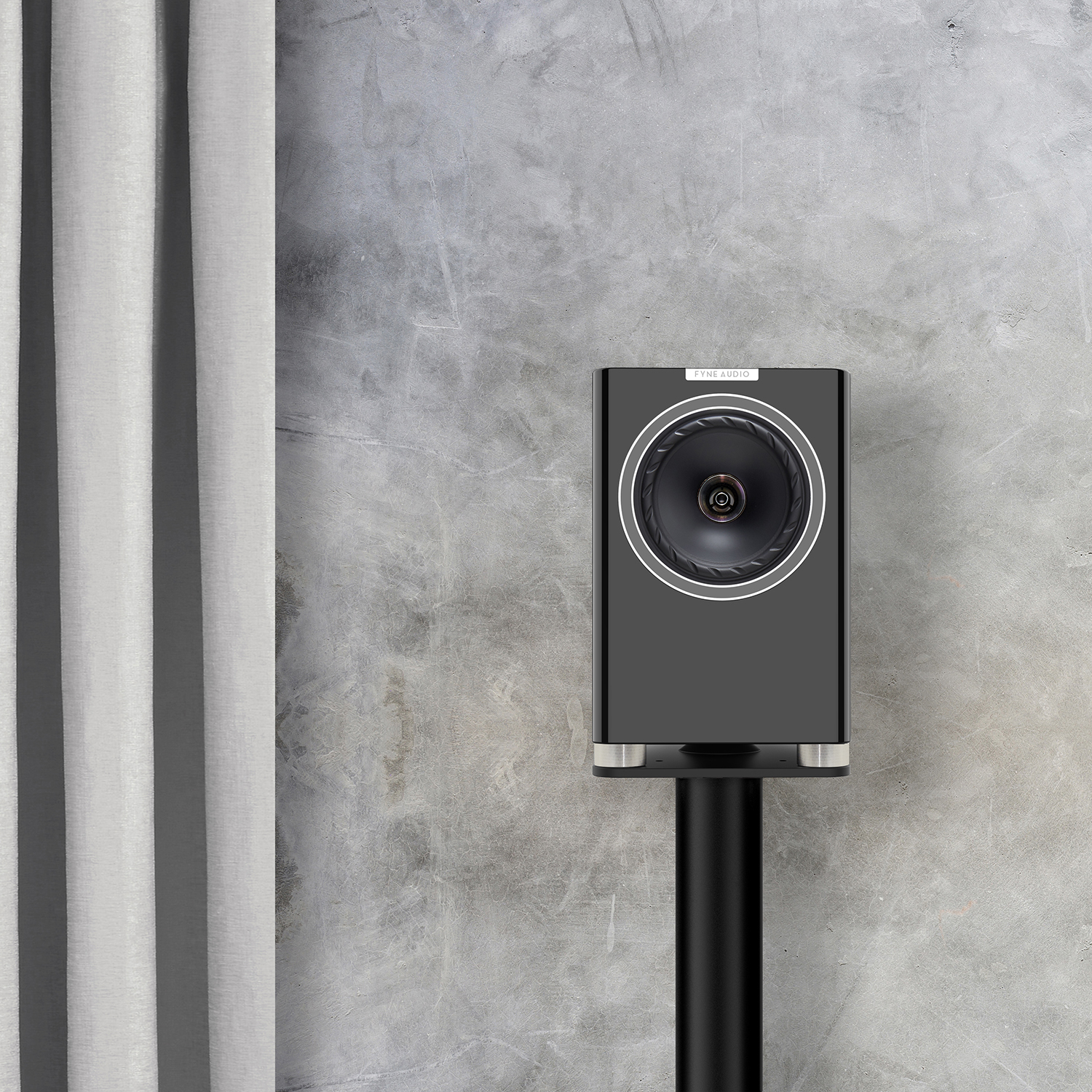 Fyne Audio F700 – Kolumny podstawkowe Hi-Fi klasy premium Fyne Audio F700 to kompaktowe kolumny półkowe z technologią IsoFlare i dyfuzorem BassTrax. Produkcja w Wielkiej Brytanii, luksusowe wykończenie i audiofilskie brzmienie.