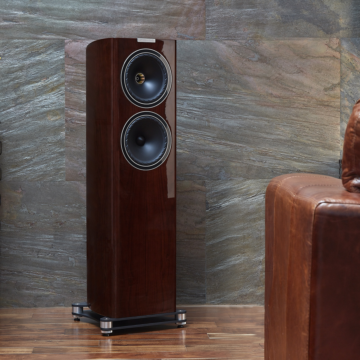 Kolumny podłogowe Fyne Audio F702 – Luksusowe brzmienie Hi-Fi Fyne Audio F702 to 2,5-drożne kolumny podłogowe z przetwornikiem IsoFlare i systemem BassTrax. Wyjątkowa dynamika, głęboki bas i eleganckie wykończenie.