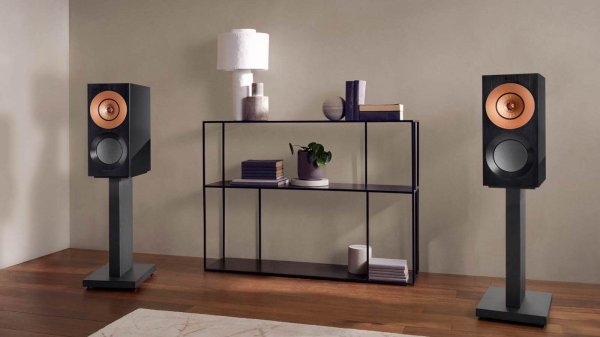 KEF Reference 1 Meta – referencyjne głośniki podstawkowe High-End KEF Reference 1 Meta to jedyne podstawkowe głośniki z serii Reference – z technologią Uni-Q® 12. gen i MAT™. Referencyjna jakość dźwięku w kompaktowej formie.