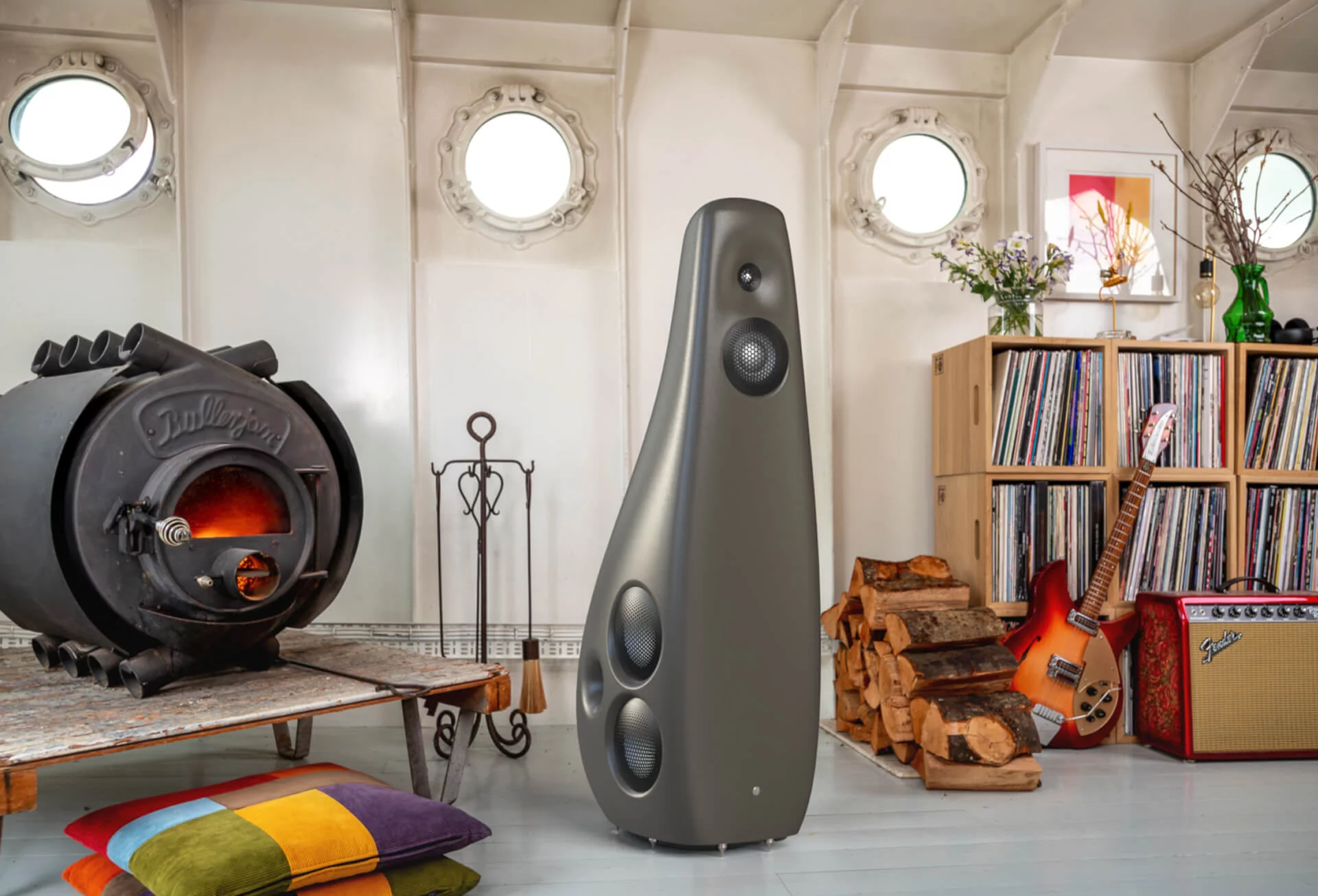 KAYA 90 to flagowy model Vivid Audio – trójdrożne kolumny podłogowe o mocy, przejrzystości i elegancji. Technologia GIYA i smukły design gwarantują bezkompromisową jakość brzmienia.