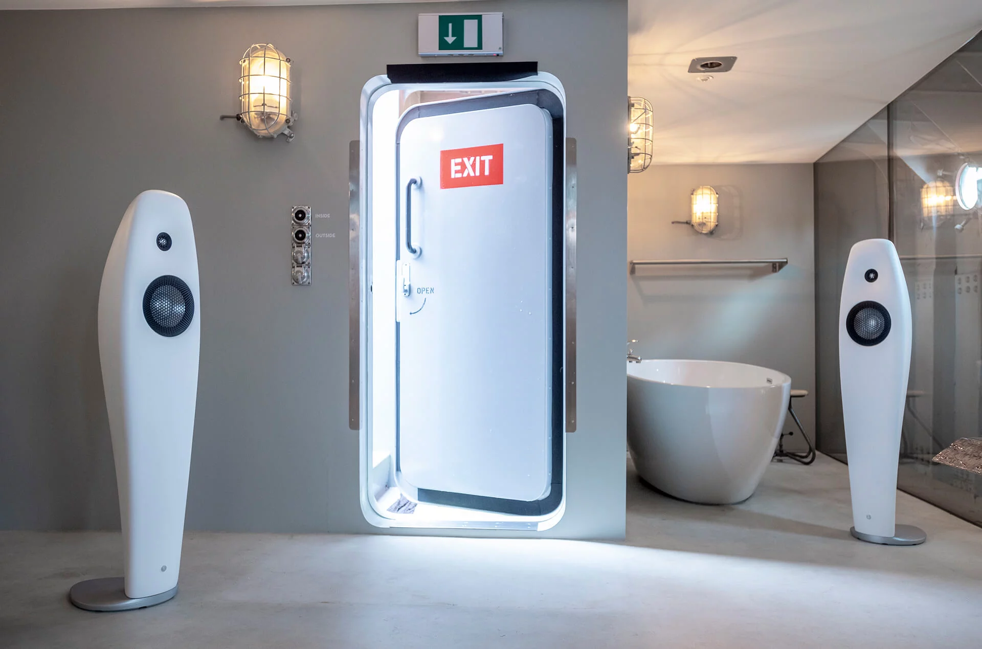 Vivid Audio KAYA 25 to dwudrożny głośnik podłogowy, który łączy elegancję z technologią GIYA. Czyste, szczegółowe brzmienie w kompaktowej formie – idealne do mniejszych przestrzeni. 