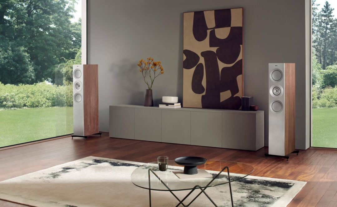 KEF Reference 3 Meta – Kolumny podłogowe High-End z technologią MAT™ KEF Reference 3 Meta to innowacyjne kolumny podłogowe z przetwornikiem Uni-Q® 12. generacji i technologią MAT™. Referencyjna scena dźwiękowa i perfekcyjna jakość dla audiofilów.