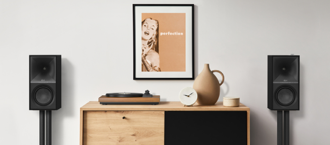 Zestaw Klipsch The Sevens (czarny) + WiiM Mini to aktywne kolumny Hi-Res z HDMI-ARC, Bluetooth, DAC i streamingiem. Naturalne brzmienie, elegancki design i prostota obsługi.