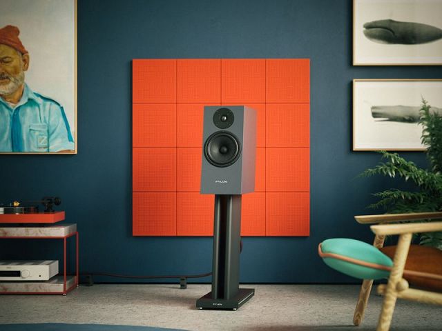 Premiera kolumn Pylon Audio Jasper Monitor 18!