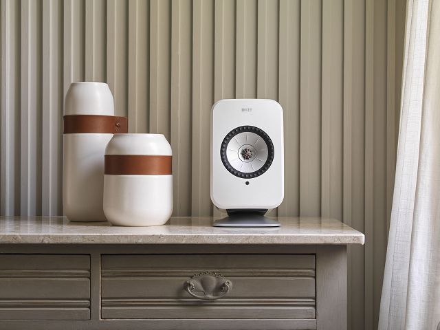 Wielka moc w małej obudowie - KEF LSX