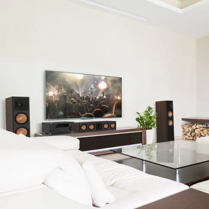 Jak zbudować dobre kino domowe? Poradnik dla początkujących – krok po kroku