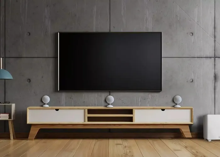 Eksperci ze sklepu hi-fi radzą, jak wybrać głośniki do kina domowego