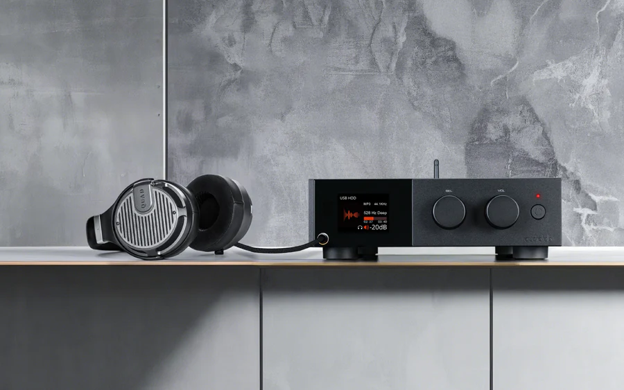 Audiolab D9 to high-endowy DAC z ES9038PRO, Bluetooth LDAC, wejściem AES/EBU i wzmacniaczem słuchawkowym. Idealny do hi-res i systemów audio premium.