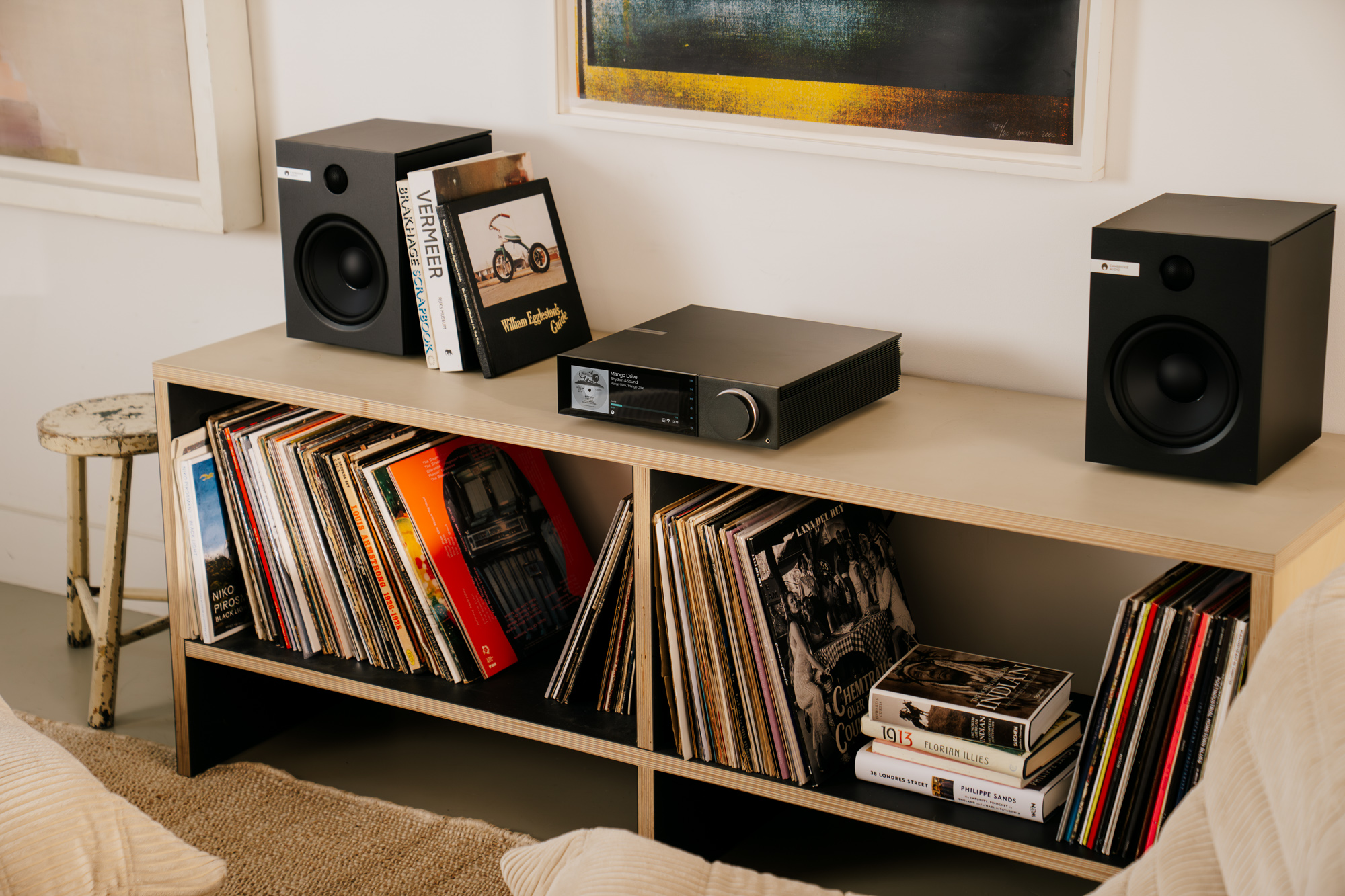 Cambridge Audio EVO 150 SE to edycja specjalna nagradzanego wzmacniacza typu all-in-one. Lepsze komponenty, dźwięk klasy high-end i nowoczesne streamowanie w eleganckiej obudowie.