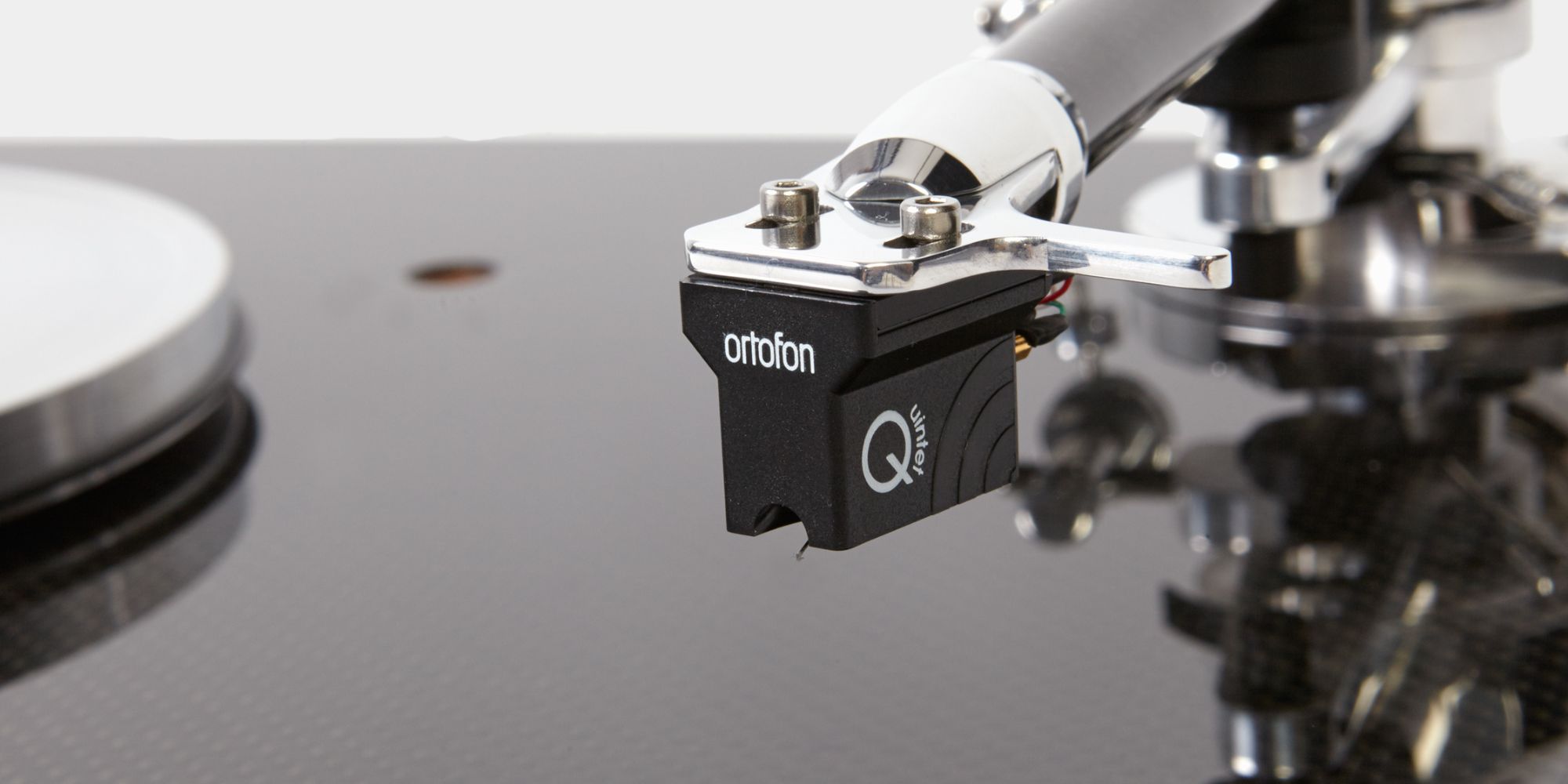 Gramofon E.A.T. C-Sharp