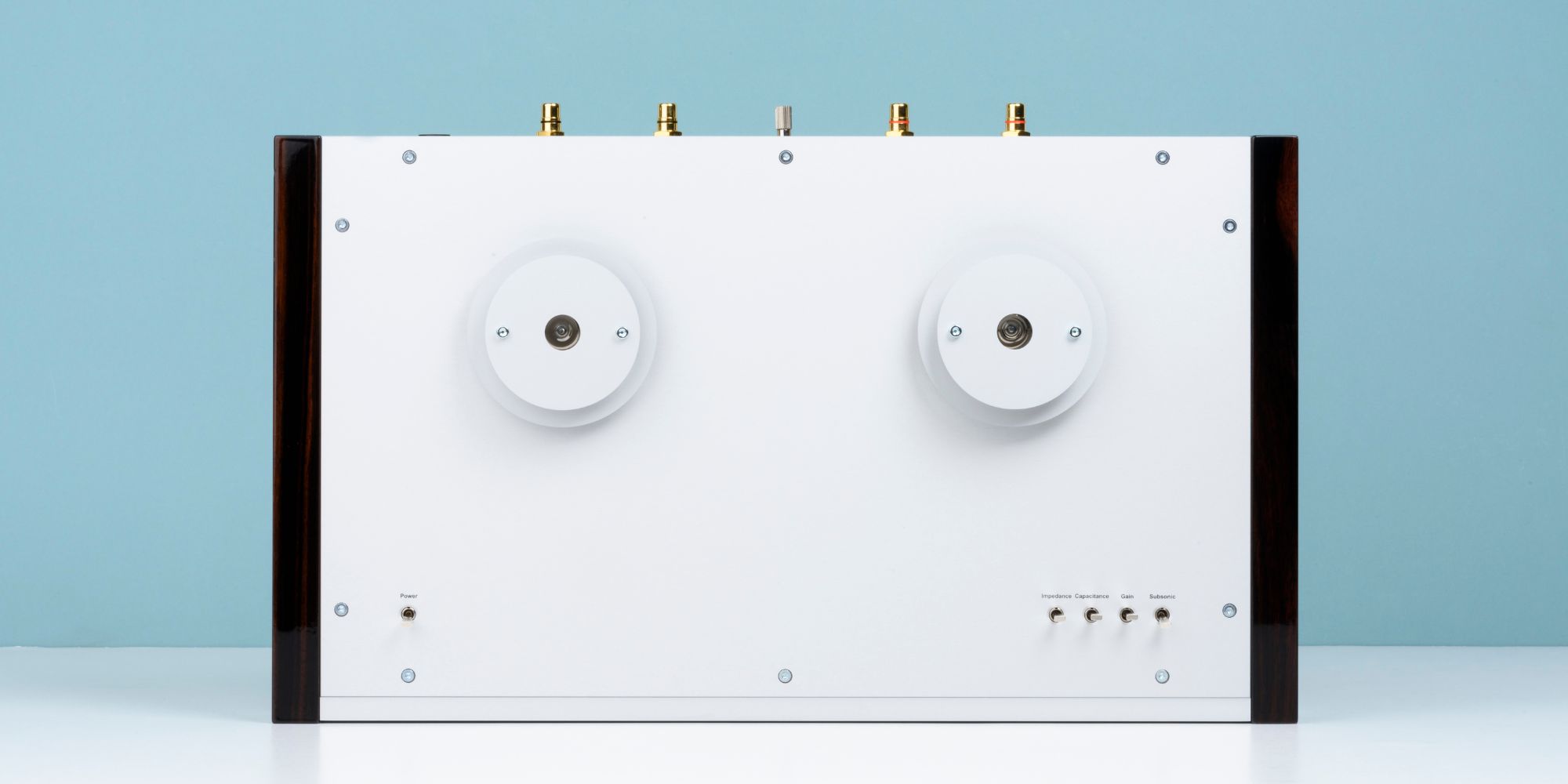 Lampowy przedwzmacniacz gramofonowy E.A.T. E-Glo S Lampowy przedwzmacniacz gramofonowy E.A.T. E-Glo S