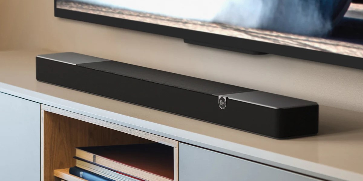 Soundbar Klipsch Flexus Core 200 z Dolby Atmos oferuje potężny dźwięk, czyste dialogi i możliwość rozbudowy do pełnego kina domowego. Steruj z aplikacji Klipsch Connect Plus.