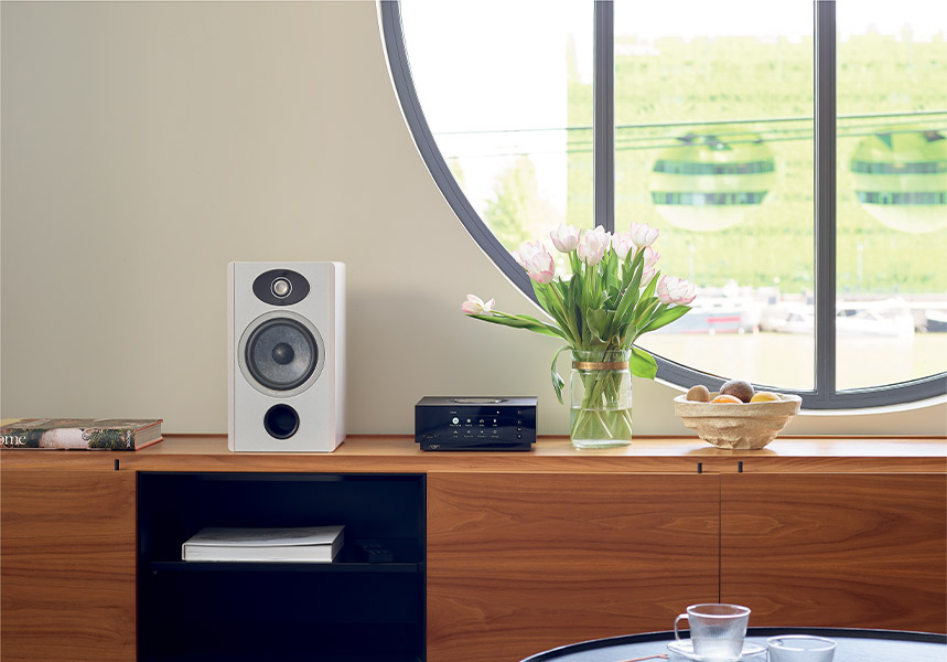 Naim Uniti Atom HDMI to kompaktowy system all-in-one ze wzmacniaczem 2 x 40 W, streamingiem audio i wejściem HDMI ARC. Perfekcyjny dźwięk i nowoczesny design w jednym urządzeniu.