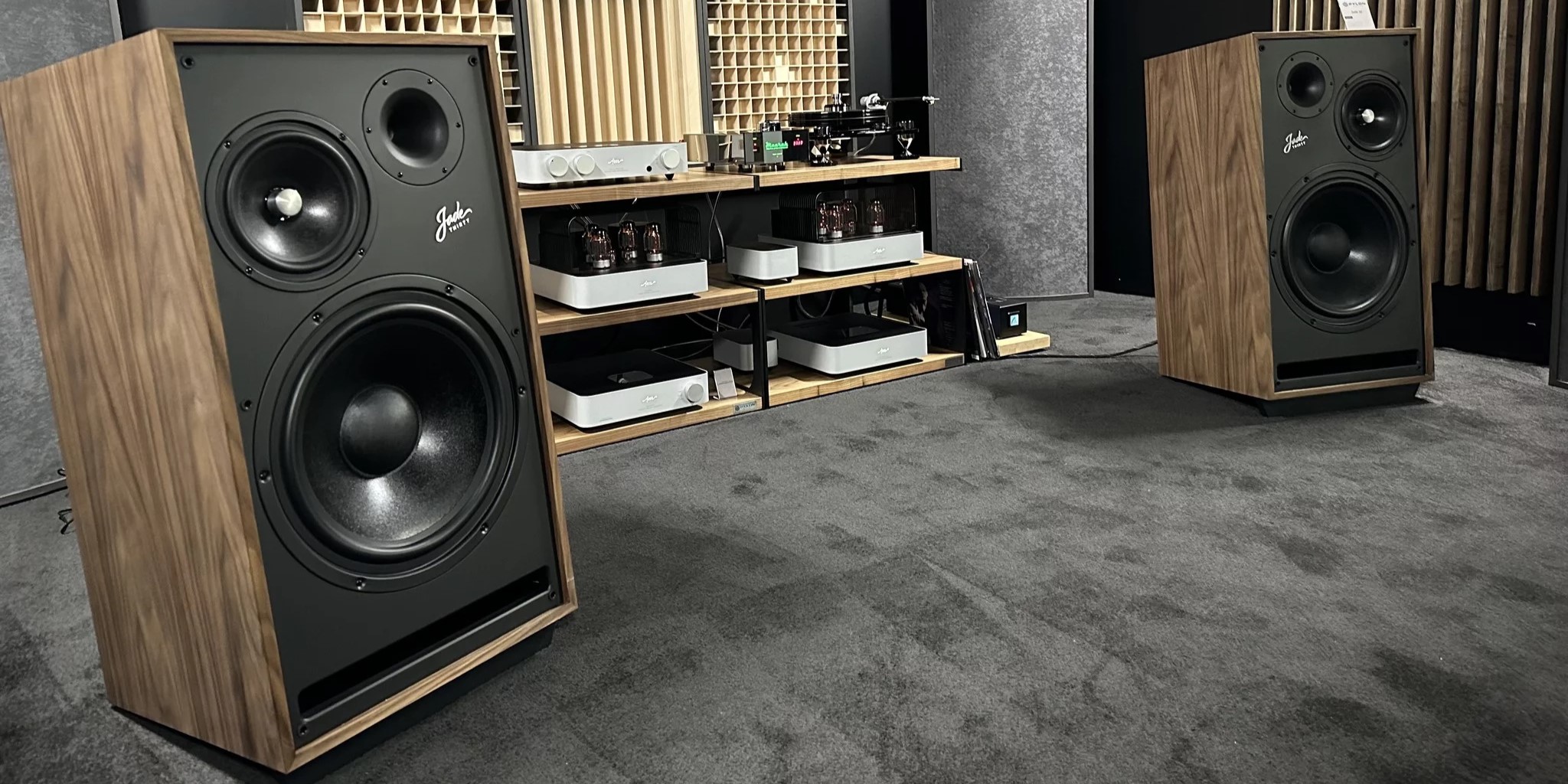 Колонка Pylon Audio Jade 30