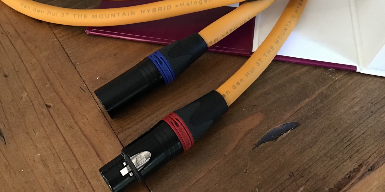 Interkonekt analogowy zbalansowany Van den Hul 3T The Mountain Hybrid Interkonekt analogowy zbalansowany Van den Hul 3T The Mountain Hybrid