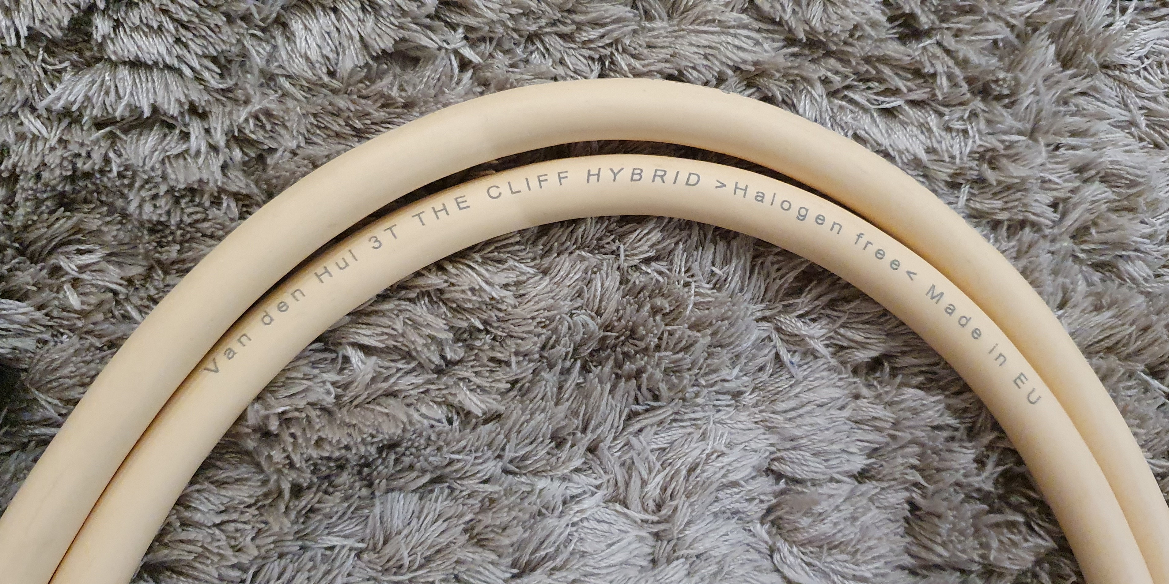 Interkonekt analogowy zbalansowany Van den Hul 3T The Cliff Hybrid