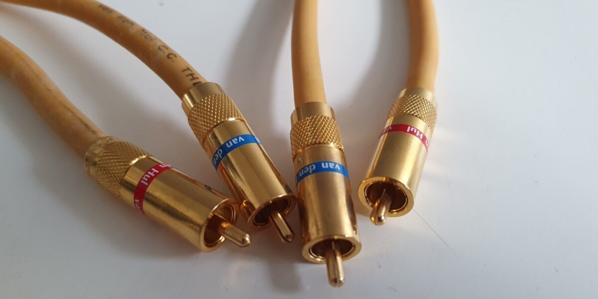 Interkonekt analogowy niezbalansowany Van den Hul The First Metal Screen Interkonekt analogowy niezbalansowany Van den Hul The First Metal Screen