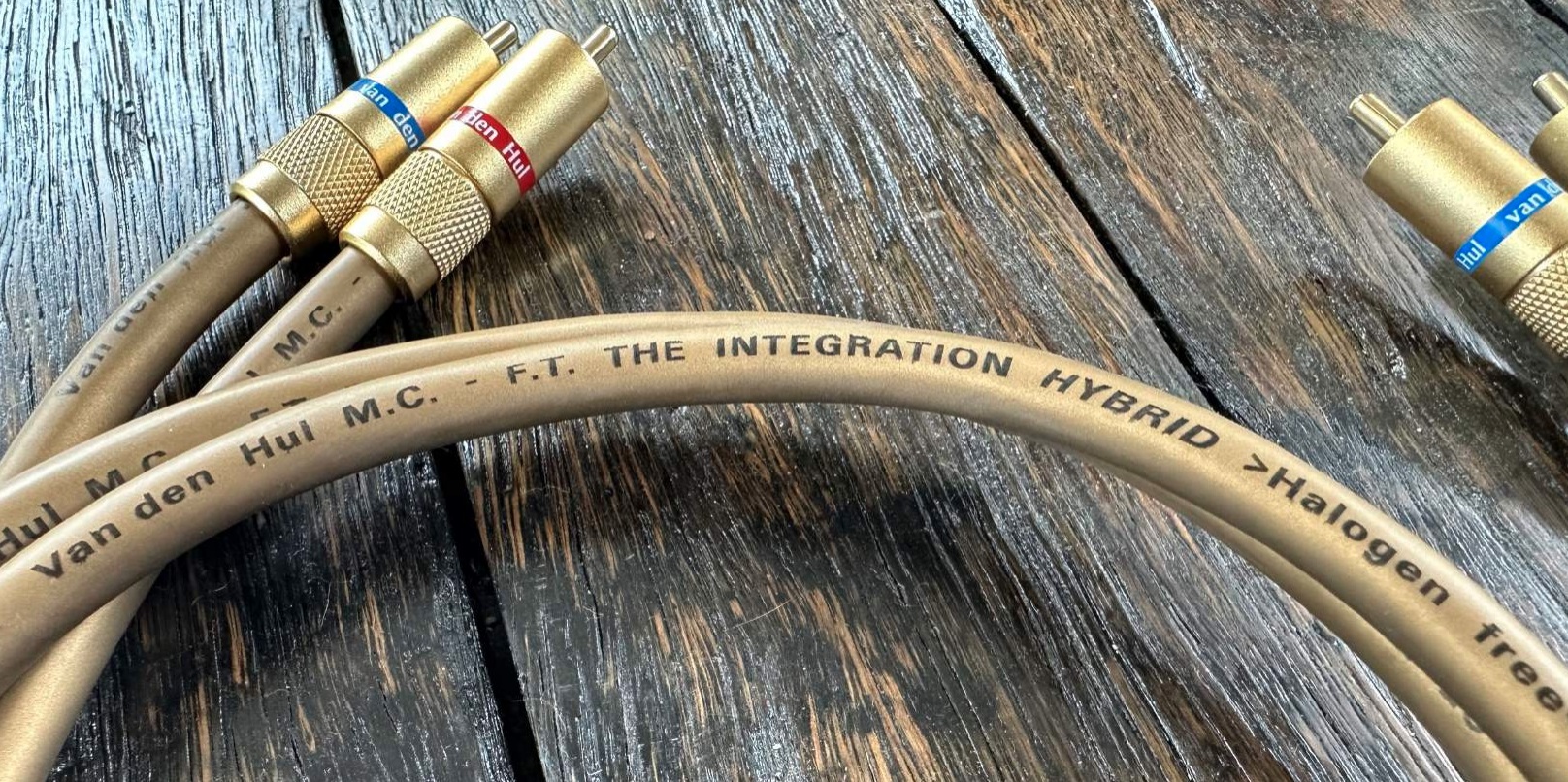 Interkonekt analogowy zbalansowany Van den Hul The Integration Hybrid