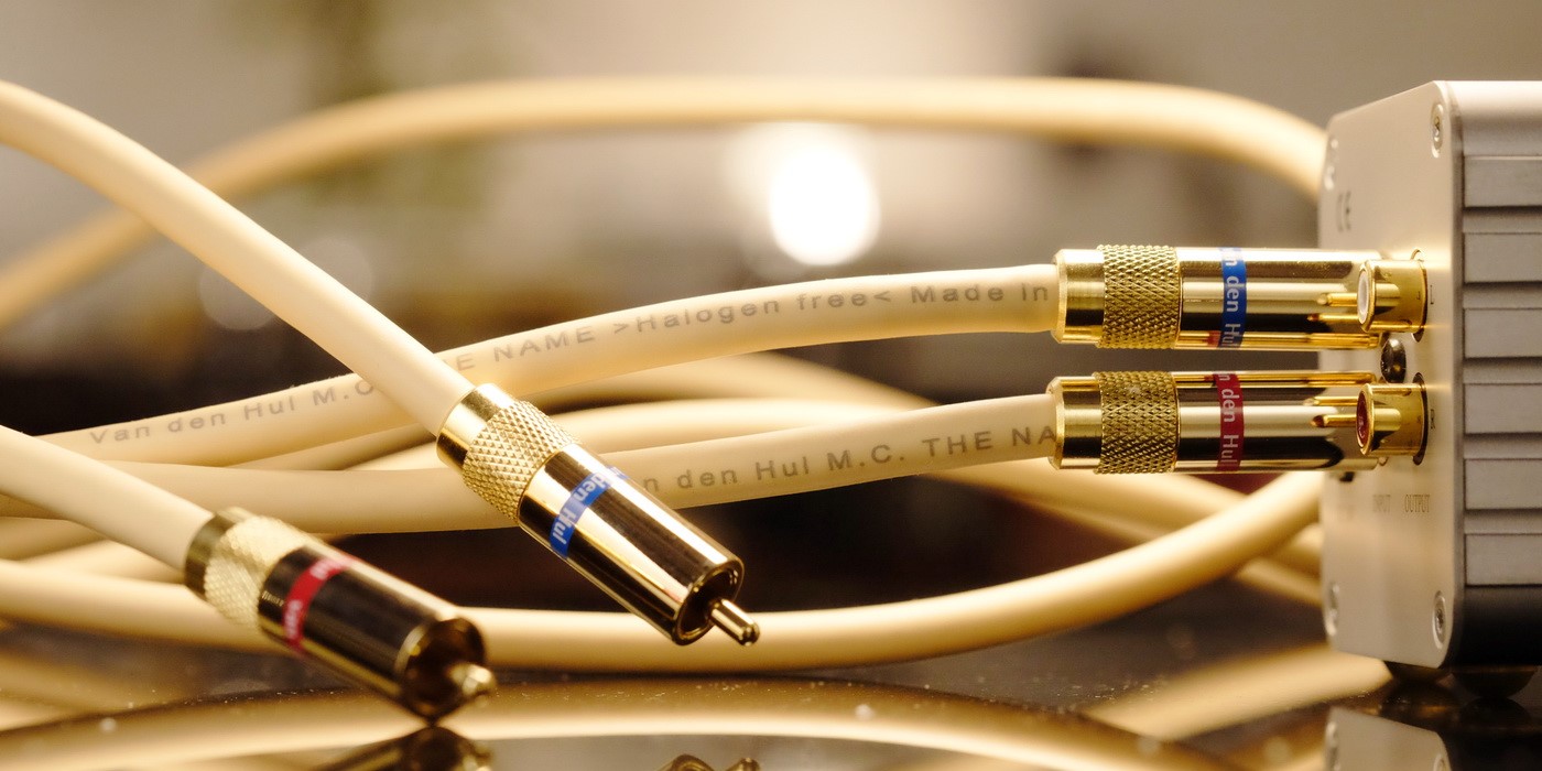 Interkonekt analogowy niezbalansowany Van den Hul The Name