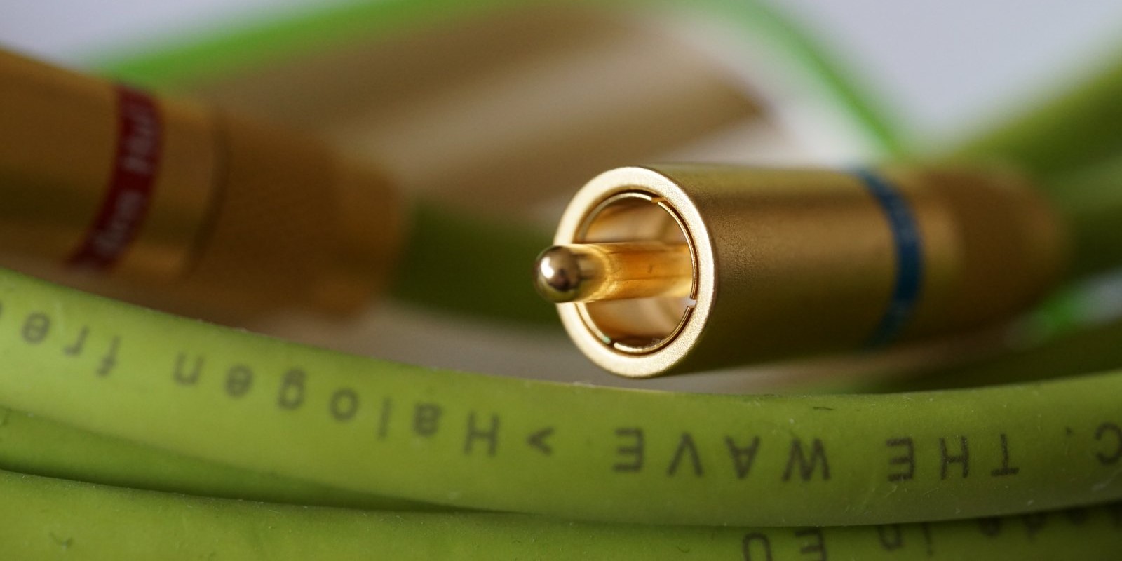 Interkonekt analogowy niezbalansowany Van den Hul The Wave